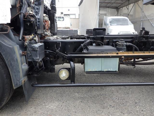 トヨエース セーフティーローダー　積載２．７ｔ　ＭＴ　ディーゼル　荷台内寸５６０×２０６×８　車両外寸７６５×２１８×２１９　車両総重量７．５ｔ未満　準中型免許証　１ナンバー　エンジン型式Ｎ０４Ｃ　４０００ＣＣ　保証付　小型　トラック（37枚目）