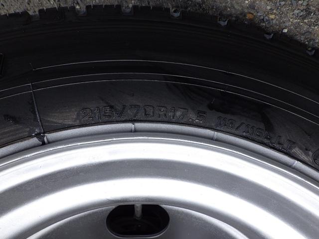 トヨエース セーフティーローダー　積載２．７ｔ　ＭＴ　ディーゼル　荷台内寸５６０×２０６×８　車両外寸７６５×２１８×２１９　車両総重量７．５ｔ未満　準中型免許証　１ナンバー　エンジン型式Ｎ０４Ｃ　４０００ＣＣ　保証付　小型　トラック（44枚目）