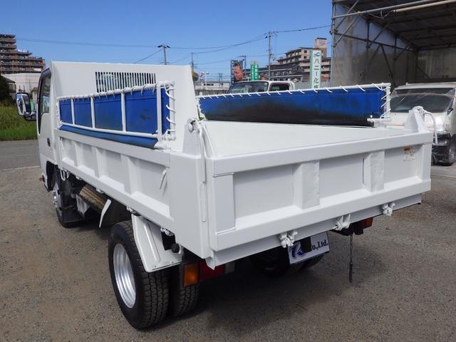 エルフトラック ダンプ　積載３ｔ　高床　ＭＴ　ディーゼル　荷台内寸３０４×１５９×３７　車両外寸４６９×１７０×１９８　車両総重量７．５ｔ未満　準中型免許　４ナンバー　エンジン型式　４ＪＪ１　３０００ｃｃ　保証付　小型　トラック（2枚目）