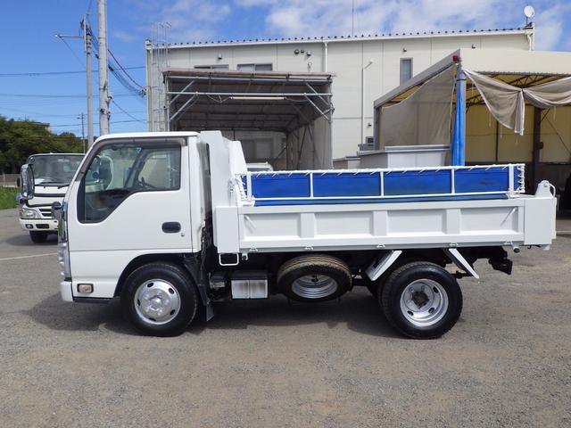 エルフトラック ダンプ　積載３ｔ　高床　ＭＴ　ディーゼル　荷台内寸３０４×１５９×３７　車両外寸４６９×１７０×１９８　車両総重量７．５ｔ未満　準中型免許　４ナンバー　エンジン型式　４ＪＪ１　３０００ｃｃ　保証付　小型　トラック（3枚目）