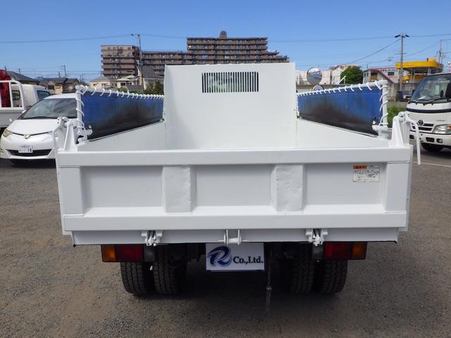 エルフトラック ダンプ　積載３ｔ　高床　ＭＴ　ディーゼル　荷台内寸３０４×１５９×３７　車両外寸４６９×１７０×１９８　車両総重量７．５ｔ未満　準中型免許　４ナンバー　エンジン型式　４ＪＪ１　３０００ｃｃ　保証付　小型　トラック（5枚目）
