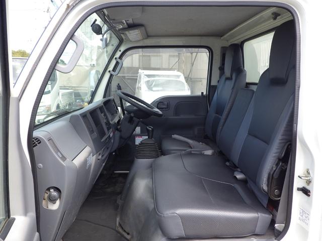 エルフトラック ダンプ　積載３ｔ　高床　ＭＴ　ディーゼル　荷台内寸３０４×１５９×３７　車両外寸４６９×１７０×１９８　車両総重量７．５ｔ未満　準中型免許　４ナンバー　エンジン型式　４ＪＪ１　３０００ｃｃ　保証付　小型　トラック（8枚目）