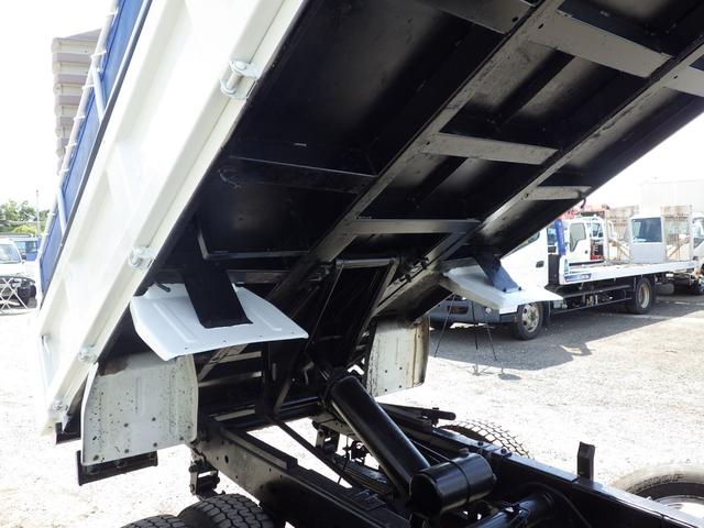 エルフトラック ダンプ　積載３ｔ　高床　ＭＴ　ディーゼル　荷台内寸３０４×１５９×３７　車両外寸４６９×１７０×１９８　車両総重量７．５ｔ未満　準中型免許　４ナンバー　エンジン型式　４ＪＪ１　３０００ｃｃ　保証付　小型　トラック（31枚目）