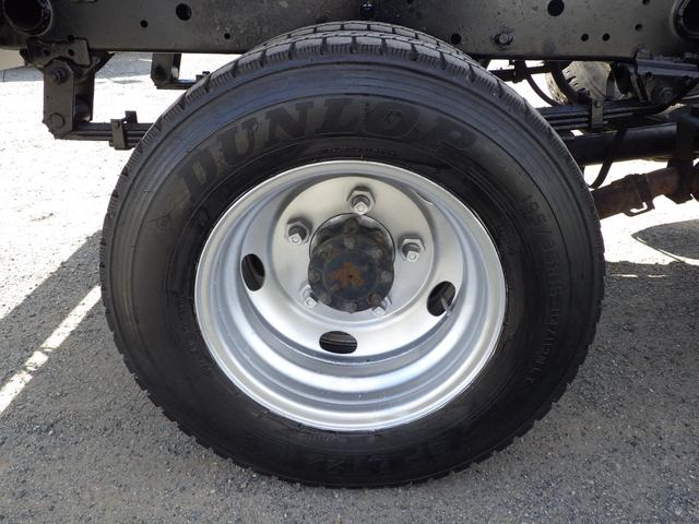 エルフトラック ダンプ　積載３ｔ　高床　ＭＴ　ディーゼル　荷台内寸３０４×１５９×３７　車両外寸４６９×１７０×１９８　車両総重量７．５ｔ未満　準中型免許　４ナンバー　エンジン型式　４ＪＪ１　３０００ｃｃ　保証付　小型　トラック（39枚目）