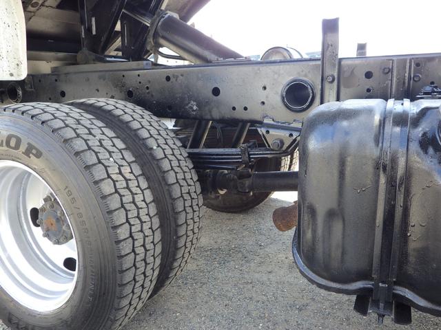 エルフトラック ダンプ　積載３ｔ　高床　ＭＴ　ディーゼル　荷台内寸３０４×１５９×３７　車両外寸４６９×１７０×１９８　車両総重量７．５ｔ未満　準中型免許　４ナンバー　エンジン型式　４ＪＪ１　３０００ｃｃ　保証付　小型　トラック（44枚目）