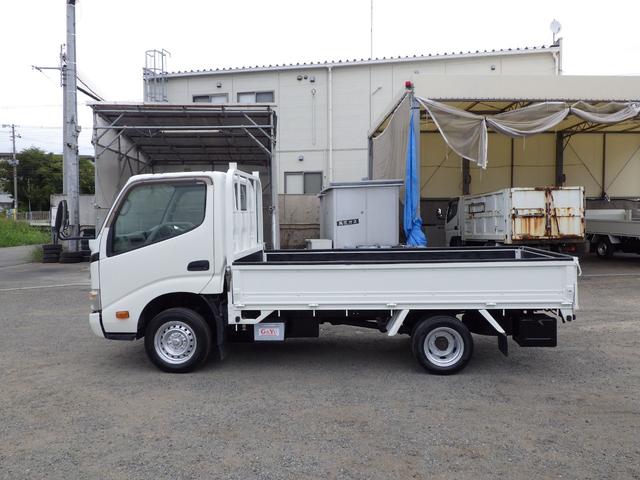 ダイナトラック 平ボディ　積載１．４５ｔ　１０尺　低床　ＭＴ　ディーゼル　荷台内寸３１０×１６０×３８　車両外寸４６９×１６９×１９９　車両総重量３．５ｔ未満　新普通免許証　４ナンバー　エンジン型式１ＫＤ　３０００ＣＣ　保証付　小型　トラック　荷台地上高約７５　荷台床鉄板張（3枚目）
