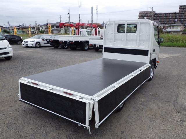 ダイナトラック 平ボディ　積載１．４５ｔ　１０尺　低床　ＭＴ　ディーゼル　荷台内寸３１０×１６０×３８　車両外寸４６９×１６９×１９９　車両総重量３．５ｔ未満　新普通免許証　４ナンバー　エンジン型式１ＫＤ　３０００ＣＣ　保証付　小型　トラック　荷台地上高約７５　荷台床鉄板張（25枚目）