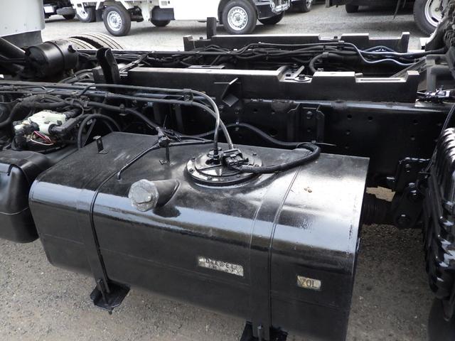 キャンター 深ダンプ　積載２ｔ　全低床　ＭＴ　ディーゼル　荷台内寸３０４×１５９×１１１　車両外寸４６９×１６９×１９８　車両総重量７．５ｔ未満　準中型免許証　４ナンバー　エンジン型式４Ｐ１０　３０００ＣＣ　保証付　小型　トラック（25枚目）