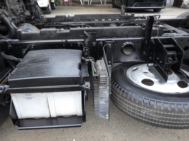 キャンター 深ダンプ　積載２ｔ　全低床　ＭＴ　ディーゼル　荷台内寸３０４×１５９×１１１　車両外寸４６９×１６９×１９８　車両総重量７．５ｔ未満　準中型免許証　４ナンバー　エンジン型式４Ｐ１０　３０００ＣＣ　保証付　小型　トラック（27枚目）