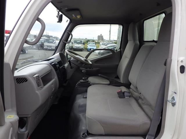 トヨエース 平ボディ　積載１．４５ｔ　１０尺　低床　ＭＴ　ディーゼル　荷台内寸３１０×１６０×３７　車両外寸４６９×１６９×１９８　車両総重量３．５ｔ未満　荷台地上高７３　普通免許　４ナンバー　エンジン型式　１ＫＤ　１４５０ｃｃ　保証付　小型　トラック（8枚目）