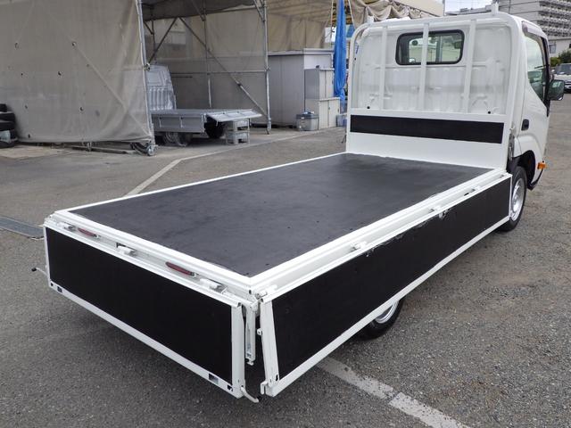 トヨエース 平ボディ　積載１．４５ｔ　１０尺　低床　ＭＴ　ディーゼル　荷台内寸３１０×１６０×３７　車両外寸４６９×１６９×１９８　車両総重量３．５ｔ未満　荷台地上高７３　普通免許　４ナンバー　エンジン型式　１ＫＤ　１４５０ｃｃ　保証付　小型　トラック（24枚目）