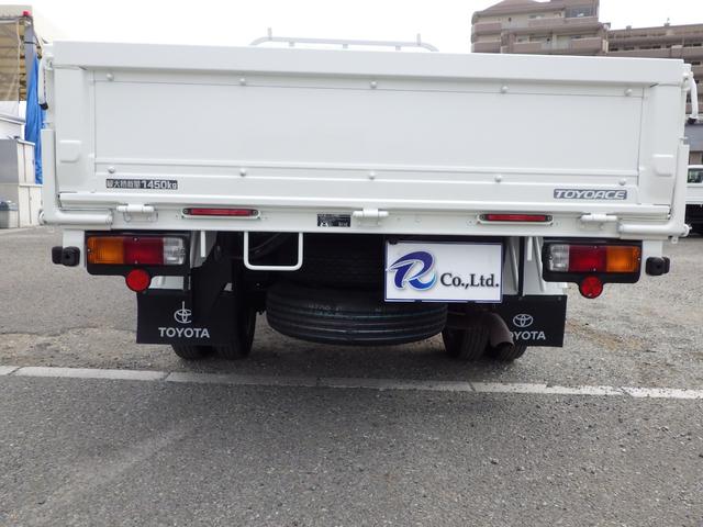 トヨエース 平ボディ　積載１．４５ｔ　１０尺　低床　ＭＴ　ディーゼル　荷台内寸３１０×１６０×３７　車両外寸４６９×１６９×１９８　車両総重量３．５ｔ未満　荷台地上高７３　普通免許　４ナンバー　エンジン型式　１ＫＤ　１４５０ｃｃ　保証付　小型　トラック（42枚目）