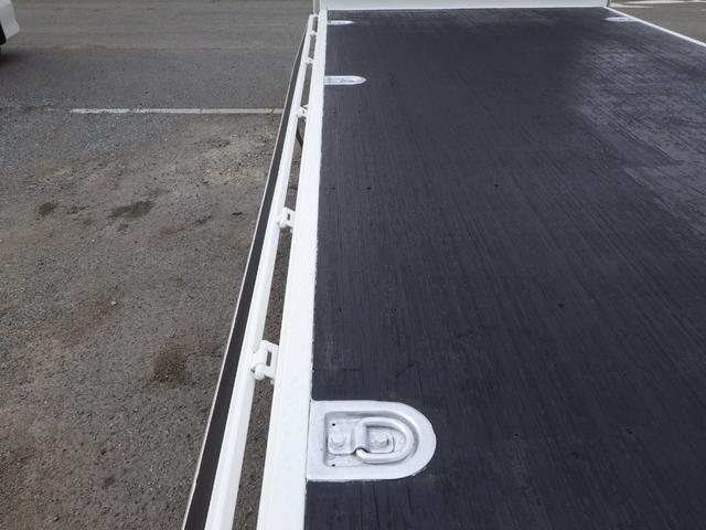 デュトロ 平ボディ　積載２ｔ　ワイド　ロング　ＭＴ　ディーゼル　荷台内寸４３４×２０６×３８　車両外寸６１９×２１８×２２３　車両総重量５．０ｔ未満　準中型免許証　１ナンバー　エンジン型式Ｎ０４Ｃ　４０００ＣＣ　保証付　小型　トラック（22枚目）