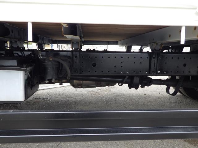 デュトロ 平ボディ　積載２ｔ　ワイド　ロング　ＭＴ　ディーゼル　荷台内寸４３４×２０６×３８　車両外寸６１９×２１８×２２３　車両総重量５．０ｔ未満　準中型免許証　１ナンバー　エンジン型式Ｎ０４Ｃ　４０００ＣＣ　保証付　小型　トラック（39枚目）