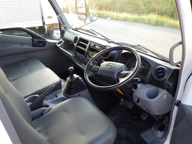 デュトロ 平ボディ　積載２ｔ　ワイド　ロング　ＭＴ　ディーゼル　荷台内寸４３４×２０６×３８　車両外寸６１９×２１９×２２３　車両総重量５．０ｔ未満　準中型免許証　１ナンバー　エンジン型式Ｎ０４Ｃ　４０００ＣＣ　保証付　小型　トラック（6枚目）