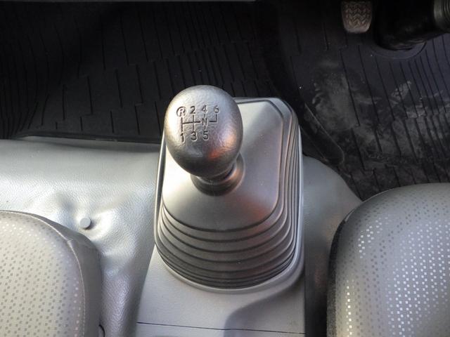 デュトロ 平ボディ　積載２ｔ　ワイド　ロング　ＭＴ　ディーゼル　荷台内寸４３４×２０６×３８　車両外寸６１９×２１９×２２３　車両総重量５．０ｔ未満　準中型免許証　１ナンバー　エンジン型式Ｎ０４Ｃ　４０００ＣＣ　保証付　小型　トラック（17枚目）