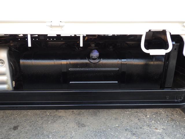 デュトロ 平ボディ　積載２ｔ　ワイド　ロング　ＭＴ　ディーゼル　荷台内寸４３４×２０６×３８　車両外寸６１９×２１９×２２３　車両総重量５．０ｔ未満　準中型免許証　１ナンバー　エンジン型式Ｎ０４Ｃ　４０００ＣＣ　保証付　小型　トラック（32枚目）