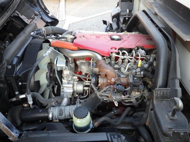 デュトロ 平ボディ　積載２ｔ　ワイド　ロング　ＭＴ　ディーゼル　荷台内寸４３４×２０６×３８　車両外寸６１９×２１９×２２３　車両総重量５．０ｔ未満　準中型免許証　１ナンバー　エンジン型式Ｎ０４Ｃ　４０００ＣＣ　保証付　小型　トラック（47枚目）