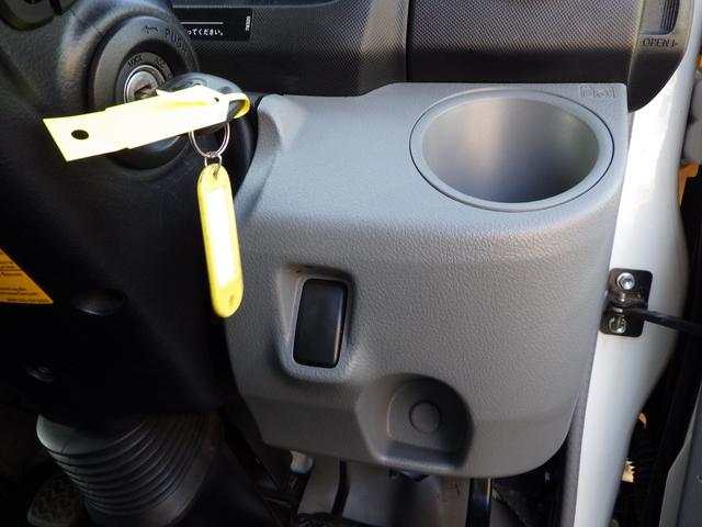 デュトロ 平ボディ　積載２ｔ　ワイド　ロング　ＭＴ　ディーゼル　荷台内寸４３４×２０７×３７　車両外寸６１９×２１９×２２３　車両総重量５．０ｔ未満　準中型免許　１ナンバー　エンジン型式Ｎ０４Ｃ　４０００ｃｃ　保証付　小型　トラック（18枚目）