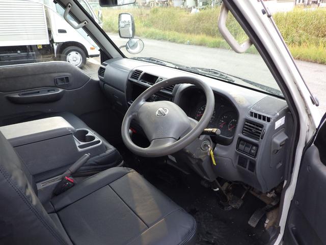 バネットトラック 平　ＤＸ　スーパーロー　積載０．８５ｔ　低床　ＭＴ　ガソリン　荷台内寸２４９×１６０×３８　車両外寸４３３×１６９×１８８　車両総重量３．５ｔ未満　新普通免許証　４ナンバー　エンジン型式Ｌ８　１８００ＣＣ　保証付　小型　トラック（6枚目）