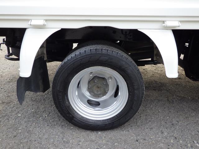 バネットトラック 平　ＤＸ　スーパーロー　積載０．８５ｔ　低床　ＭＴ　ガソリン　荷台内寸２４９×１６０×３８　車両外寸４３３×１６９×１８８　車両総重量３．５ｔ未満　新普通免許証　４ナンバー　エンジン型式Ｌ８　１８００ＣＣ　保証付　小型　トラック（29枚目）