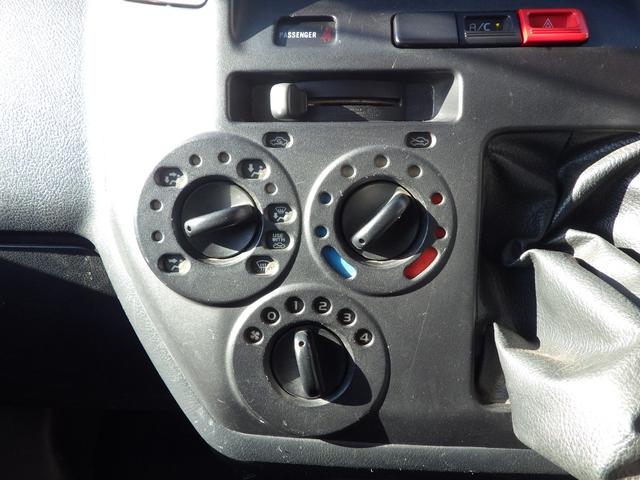 タウンエーストラック 平ボディ　ＤＸ　積載０．８ｔ　ＭＴ　ガソリン　荷台内寸２５０×１６０×３７　車両外寸４２７×１６７×１８９　車両総重量３．５ｔ未満　荷台地上高約７３　新普通免許証　４ナンバー　エンジン型式３ＳＺ　１５００ＣＣ　小型　トラック（12枚目）