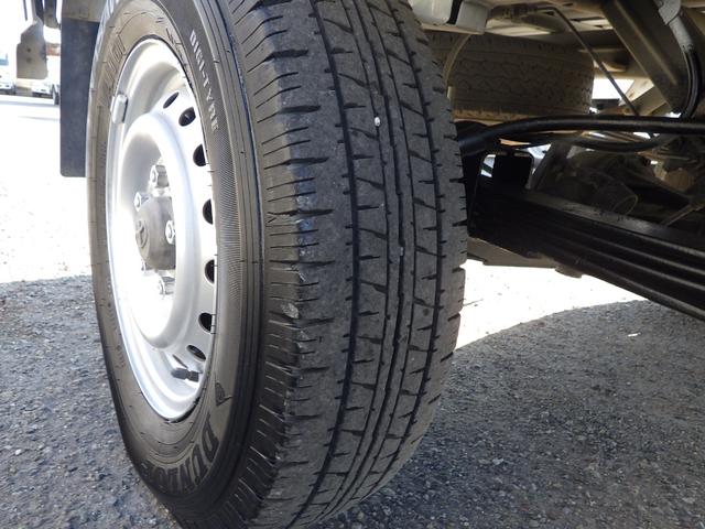 タウンエーストラック 平ボディ　ＤＸ　積載０．８ｔ　ＭＴ　ガソリン　荷台内寸２５０×１６０×３７　車両外寸４２７×１６７×１８９　車両総重量３．５ｔ未満　荷台地上高約７３　新普通免許証　４ナンバー　エンジン型式３ＳＺ　１５００ＣＣ　小型　トラック（30枚目）