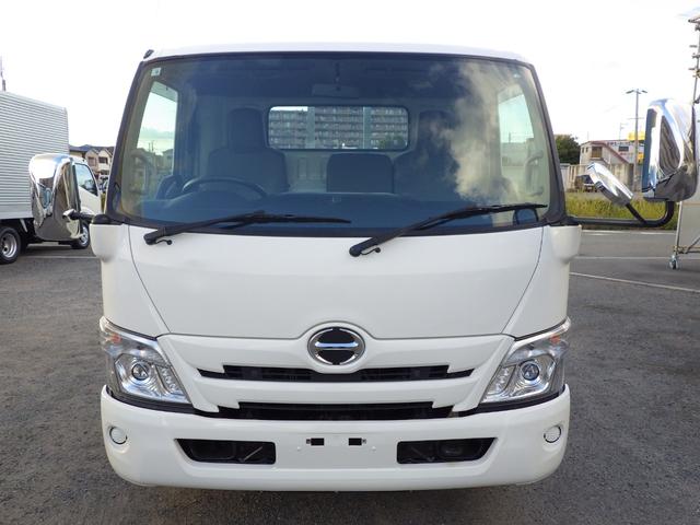 デュトロ 平ボディ　積載２ｔ　ワイド　ロング　ＭＴ　ディーゼル　荷台内寸４３４×２０７×３８　車両外寸６１９×２１９×２２３　車両総重量５．０ｔ未満　準中型免許証　１ナンバー　エンジン型式Ｎ０４Ｃ　４０００ＣＣ　保証付　小型　トラック（5枚目）