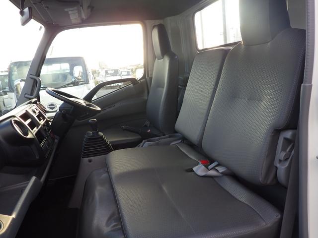 デュトロ 平ボディ　積載２ｔ　ワイド　ロング　ＭＴ　ディーゼル　荷台内寸４３４×２０７×３８　車両外寸６１９×２１９×２２３　車両総重量５．０ｔ未満　準中型免許証　１ナンバー　エンジン型式Ｎ０４Ｃ　４０００ＣＣ　保証付　小型　トラック（9枚目）