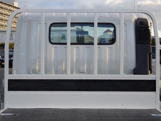 デュトロ 平ボディ　積載２ｔ　ワイド　ロング　ＭＴ　ディーゼル　荷台内寸４３４×２０７×３８　車両外寸６１９×２１９×２２３　車両総重量５．０ｔ未満　準中型免許証　１ナンバー　エンジン型式Ｎ０４Ｃ　４０００ＣＣ　保証付　小型　トラック（20枚目）