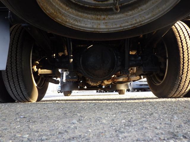 デュトロ 平ボディ　積載２ｔ　ワイド　ロング　ＭＴ　ディーゼル　荷台内寸４３４×２０７×３８　車両外寸６１９×２１９×２２３　車両総重量５．０ｔ未満　準中型免許証　１ナンバー　エンジン型式Ｎ０４Ｃ　４０００ＣＣ　保証付　小型　トラック（39枚目）