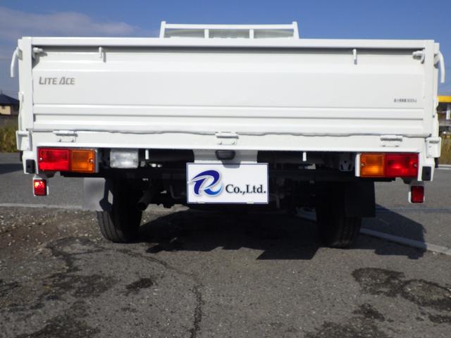 ライトエーストラック 平ボディ　ＤＸ　積載０．８ｔ　ＡＴ　ガソリン　荷台内寸２５０×１６０×３７　車両外寸４２７×１６７×１８９　車両総重量３．５ｔ未満　新普通免許証　４ナンバー　エンジン型式３ＳＺ　１５００ＣＣ　保証付　小型　トラック（40枚目）