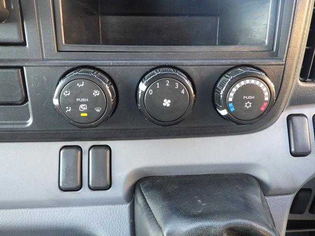 キャンター ３段クレーン　積載３ｔ　高床　ＭＴ　ディーゼル　荷台内寸３７３×１７８×３８　車両外寸５９８×１９３×２７２　車両総重量７．５ｔ未満　準中型免許証　１ナンバー　エンジン型式４Ｐ１０　３０００ＣＣ　保証付　小型　トラック（11枚目）