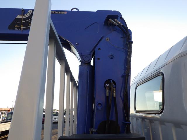 キャンター ３段クレーン　積載３ｔ　高床　ＭＴ　ディーゼル　荷台内寸３７３×１７８×３８　車両外寸５９８×１９３×２７２　車両総重量７．５ｔ未満　準中型免許証　１ナンバー　エンジン型式４Ｐ１０　３０００ＣＣ　保証付　小型　トラック（27枚目）