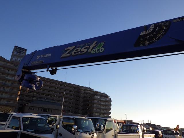 キャンター ３段クレーン　積載３ｔ　高床　ＭＴ　ディーゼル　荷台内寸３７３×１７８×３８　車両外寸５９８×１９３×２７２　車両総重量７．５ｔ未満　準中型免許証　１ナンバー　エンジン型式４Ｐ１０　３０００ＣＣ　保証付　小型　トラック（28枚目）