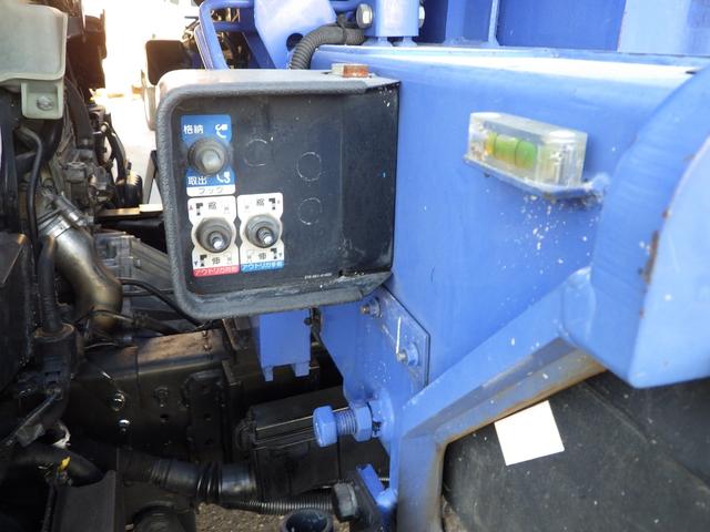 キャンター ３段クレーン　積載３ｔ　高床　ＭＴ　ディーゼル　荷台内寸３７３×１７８×３８　車両外寸５９８×１９３×２７２　車両総重量７．５ｔ未満　準中型免許証　１ナンバー　エンジン型式４Ｐ１０　３０００ＣＣ　保証付　小型　トラック（29枚目）