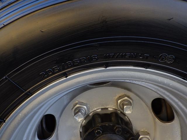 キャンター ３段クレーン　積載３ｔ　高床　ＭＴ　ディーゼル　荷台内寸３７３×１７８×３８　車両外寸５９８×１９３×２７２　車両総重量７．５ｔ未満　準中型免許証　１ナンバー　エンジン型式４Ｐ１０　３０００ＣＣ　保証付　小型　トラック（37枚目）