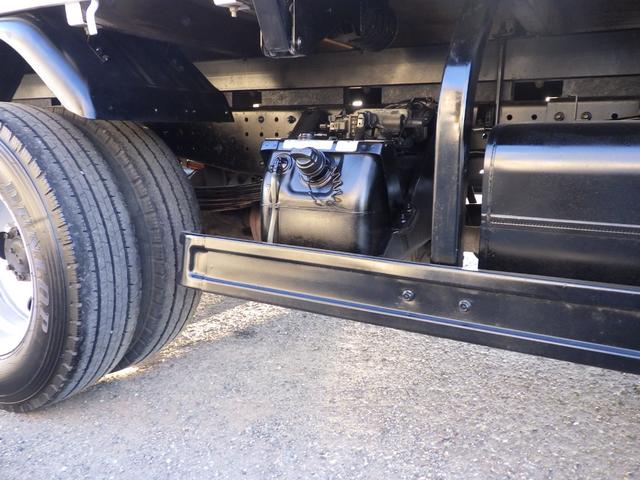 キャンター ３段クレーン　積載３ｔ　高床　ＭＴ　ディーゼル　荷台内寸３７３×１７８×３８　車両外寸５９８×１９３×２７２　車両総重量７．５ｔ未満　準中型免許証　１ナンバー　エンジン型式４Ｐ１０　３０００ＣＣ　保証付　小型　トラック（40枚目）