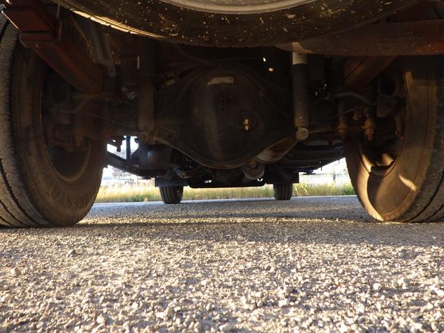 キャンター ３段クレーン　積載３ｔ　高床　ＭＴ　ディーゼル　荷台内寸３７３×１７８×３８　車両外寸５９８×１９３×２７２　車両総重量７．５ｔ未満　準中型免許証　１ナンバー　エンジン型式４Ｐ１０　３０００ＣＣ　保証付　小型　トラック（46枚目）