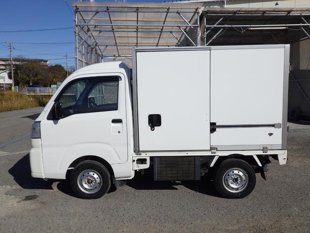 ハイゼットトラック 冷蔵冷凍車　中温　積載３５０ｋｇ　ＡＴ　ガソリン　荷室内寸１８０×１３４×１１９　車両外寸３３９×１４７×１９９　車両総重量３．５ｔ未満　新普通免許　８ナンバー　エンジン型式　ＫＦ　６６０ｃｃ　保証付　小型　トラック（3枚目）