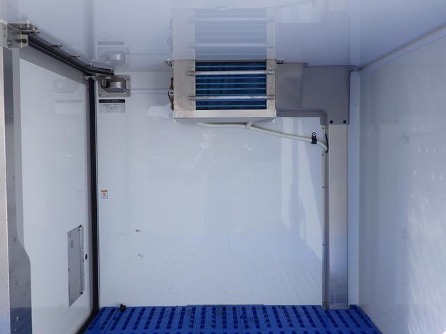 ハイゼットトラック 冷蔵冷凍車　中温　積載３５０ｋｇ　ＡＴ　ガソリン　荷室内寸１８０×１３４×１１９　車両外寸３３９×１４７×１９９　車両総重量３．５ｔ未満　新普通免許　８ナンバー　エンジン型式　ＫＦ　６６０ｃｃ　保証付　小型　トラック（19枚目）