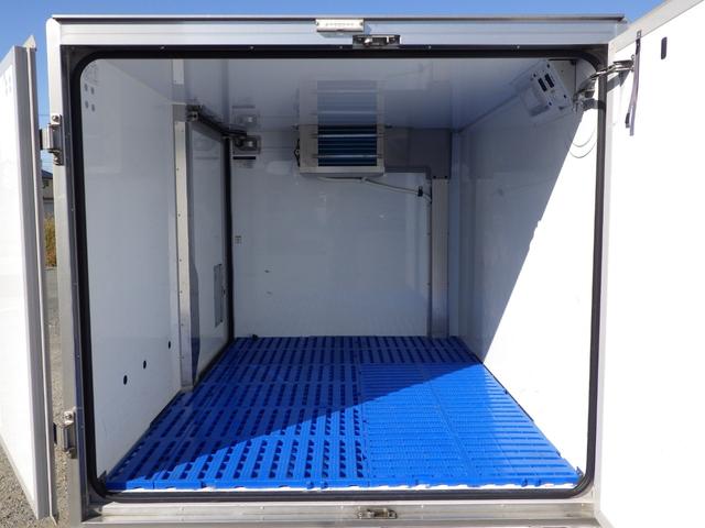 ハイゼットトラック 冷蔵冷凍車　中温　積載３５０ｋｇ　ＡＴ　ガソリン　荷室内寸１８０×１３４×１１９　車両外寸３３９×１４７×１９９　車両総重量３．５ｔ未満　新普通免許　８ナンバー　エンジン型式　ＫＦ　６６０ｃｃ　保証付　小型　トラック（20枚目）