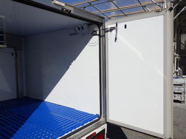 ハイゼットトラック 冷蔵冷凍車　中温　積載３５０ｋｇ　ＡＴ　ガソリン　荷室内寸１８０×１３４×１１９　車両外寸３３９×１４７×１９９　車両総重量３．５ｔ未満　新普通免許　８ナンバー　エンジン型式　ＫＦ　６６０ｃｃ　保証付　小型　トラック（21枚目）