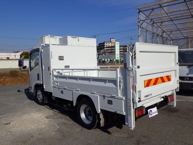 タイタントラック 平ボディ　垂直ＰＧ　積載２．３ｔ　ＡＴ　ディーゼル　荷台内寸２８０×１７７×５１　車輌外寸５１９×１９０×２４９　車両総重量７．５ｔ未満　準中型免許　１ナンバー　エンジン型式　４ＪＪ１　３０００ｃｃ　保証付　普通　トラック（2枚目）