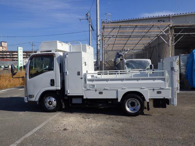 タイタントラック 平ボディ　垂直ＰＧ　積載２．３ｔ　ＡＴ　ディーゼル　荷台内寸２８０×１７７×５１　車輌外寸５１９×１９０×２４９　車両総重量７．５ｔ未満　準中型免許　１ナンバー　エンジン型式　４ＪＪ１　３０００ｃｃ　保証付　普通　トラック（3枚目）