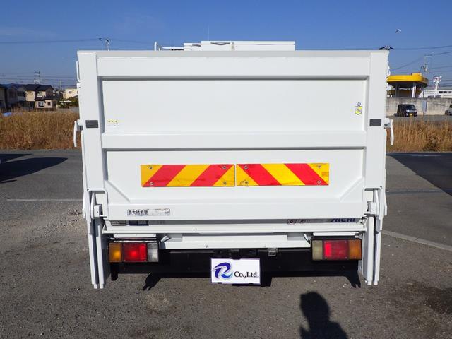 タイタントラック 平ボディ　垂直ＰＧ　積載２．３ｔ　ＡＴ　ディーゼル　荷台内寸２８０×１７７×５１　車輌外寸５１９×１９０×２４９　車両総重量７．５ｔ未満　準中型免許　１ナンバー　エンジン型式　４ＪＪ１　３０００ｃｃ　保証付　普通　トラック（5枚目）