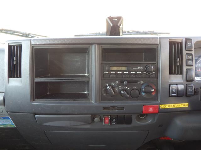 タイタントラック 平ボディ　垂直ＰＧ　積載２．３ｔ　ＡＴ　ディーゼル　荷台内寸２８０×１７７×５１　車輌外寸５１９×１９０×２４９　車両総重量７．５ｔ未満　準中型免許　１ナンバー　エンジン型式　４ＪＪ１　３０００ｃｃ　保証付　普通　トラック（9枚目）