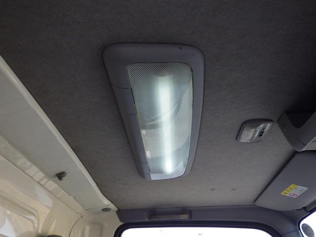 タイタントラック 平ボディ　垂直ＰＧ　積載２．３ｔ　ＡＴ　ディーゼル　荷台内寸２８０×１７７×５１　車輌外寸５１９×１９０×２４９　車両総重量７．５ｔ未満　準中型免許　１ナンバー　エンジン型式　４ＪＪ１　３０００ｃｃ　保証付　普通　トラック（18枚目）