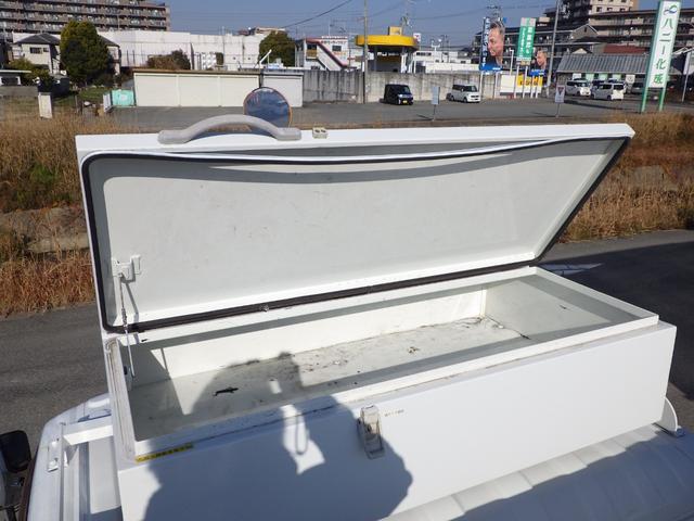 タイタントラック 平ボディ　垂直ＰＧ　積載２．３ｔ　ＡＴ　ディーゼル　荷台内寸２８０×１７７×５１　車輌外寸５１９×１９０×２４９　車両総重量７．５ｔ未満　準中型免許　１ナンバー　エンジン型式　４ＪＪ１　３０００ｃｃ　保証付　普通　トラック（30枚目）