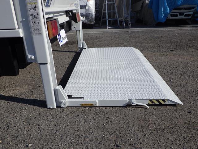 タイタントラック 平ボディ　垂直ＰＧ　積載２．３ｔ　ＡＴ　ディーゼル　荷台内寸２８０×１７７×５１　車輌外寸５１９×１９０×２４９　車両総重量７．５ｔ未満　準中型免許　１ナンバー　エンジン型式　４ＪＪ１　３０００ｃｃ　保証付　普通　トラック（33枚目）